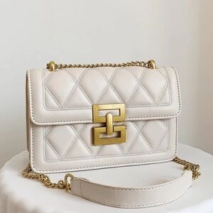 Elegant Cream Quilted Shoulder Bag